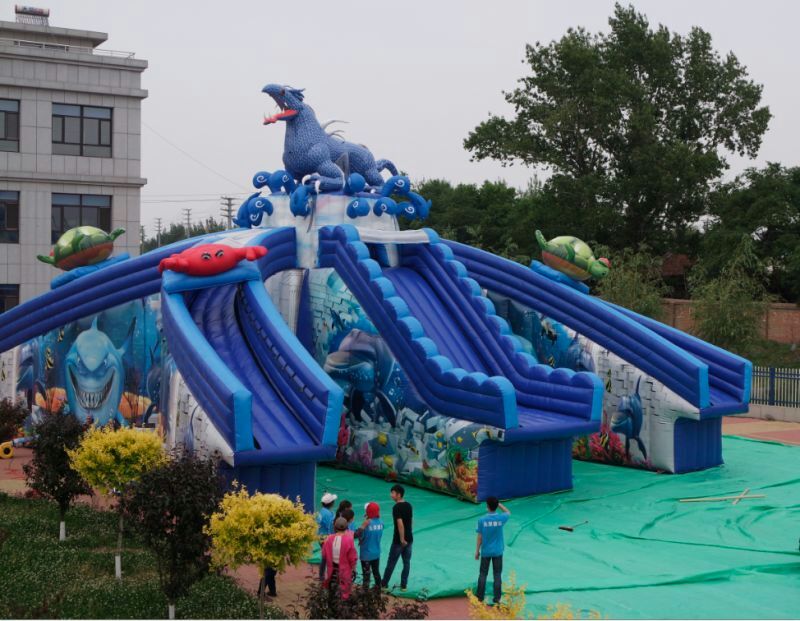 水上乐园水滑梯